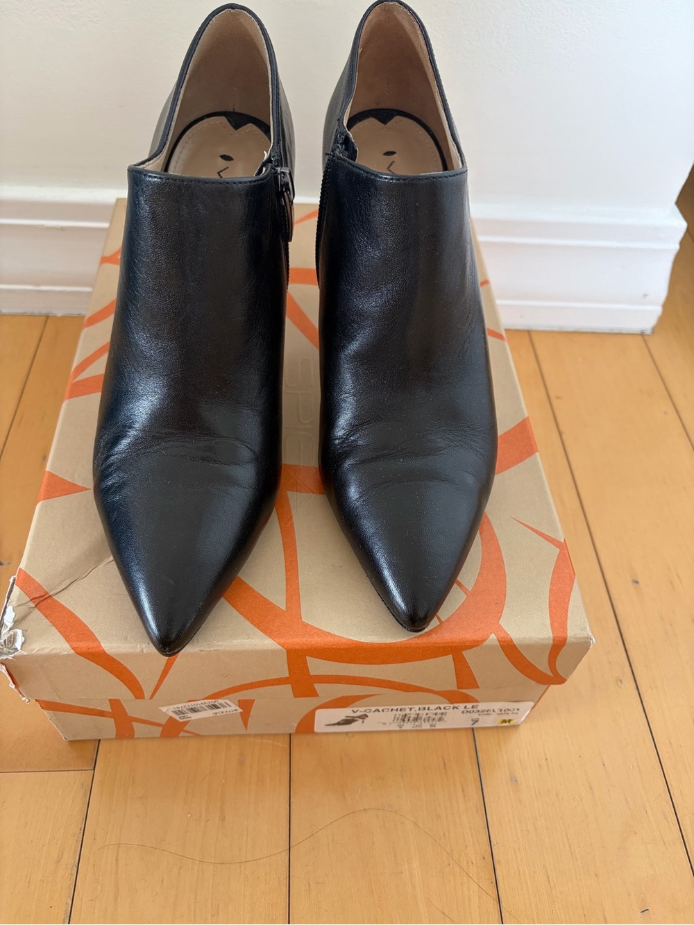 Via Spiga Black Pointed Toe Women’s Leather Ankle Booties